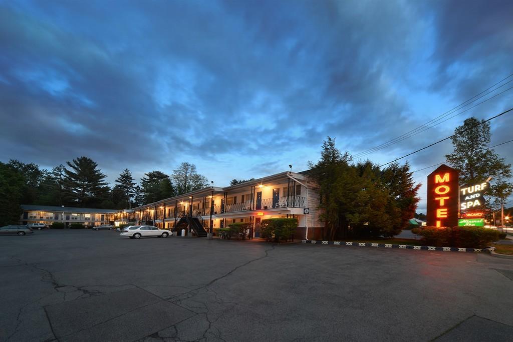 Turf And Spa Motel Saratoga Springs Exteriör bild